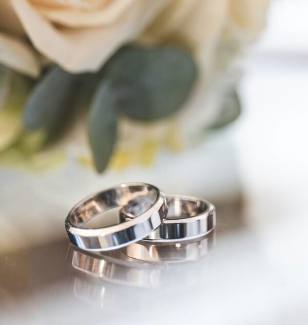 The "Everlasting Shine" Classic Stainless Steel Band